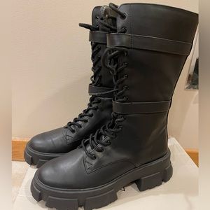 Brand new Steve Madden Combat boots size 10